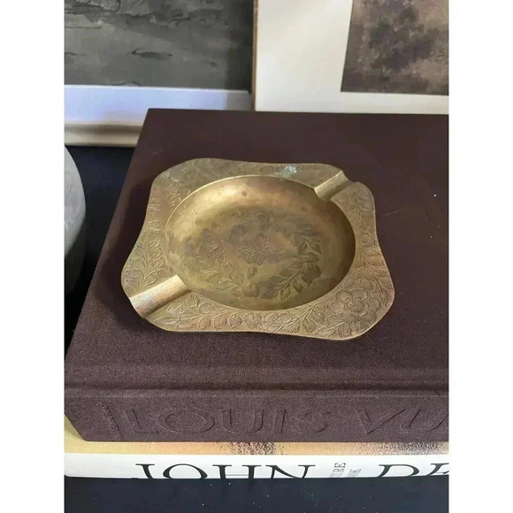 Vintage Large Etched Brass Ashtray Wine Coaster Ring Dish - Picture 3 of 4